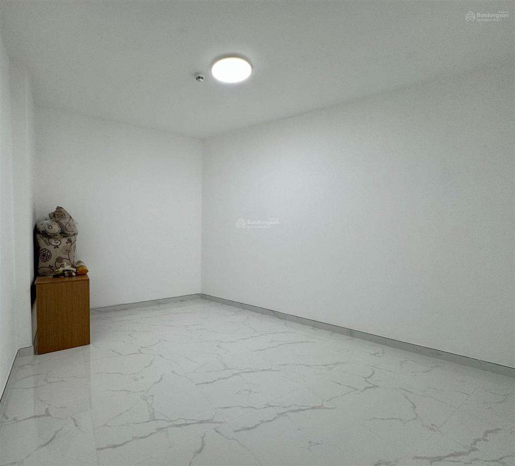Hot! chỉ 30tr/thcho thuê căn 3pn sky villa 214m2 (có gara ôtô trong nhà) full nt đẹp celadon city