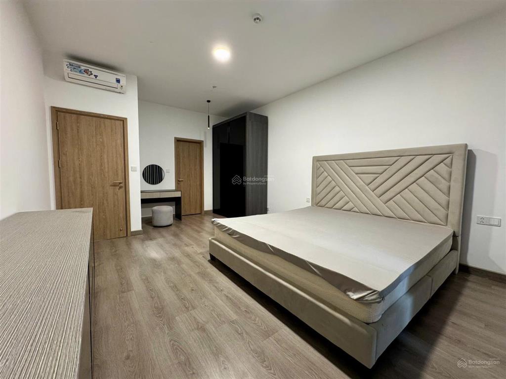 Hot! chỉ 30tr/thcho thuê căn 3pn sky villa 214m2 (có gara ôtô trong nhà) full nt đẹp celadon city