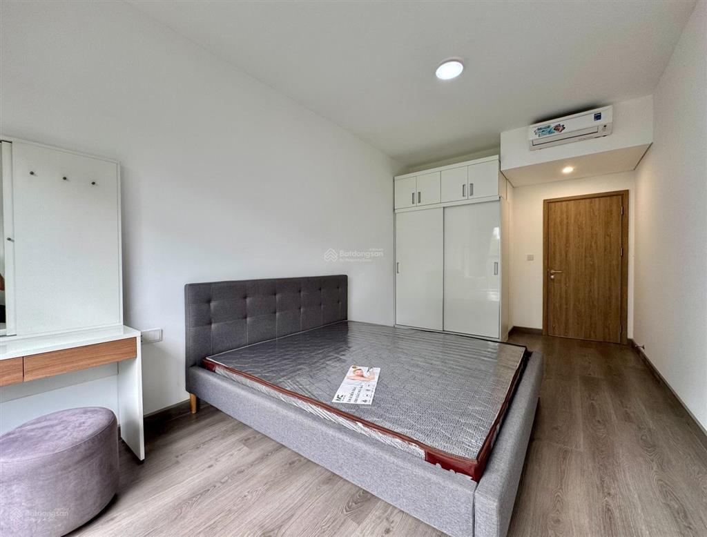 Hot! chỉ 30tr/thcho thuê căn 3pn sky villa 214m2 (có gara ôtô trong nhà) full nt đẹp celadon city