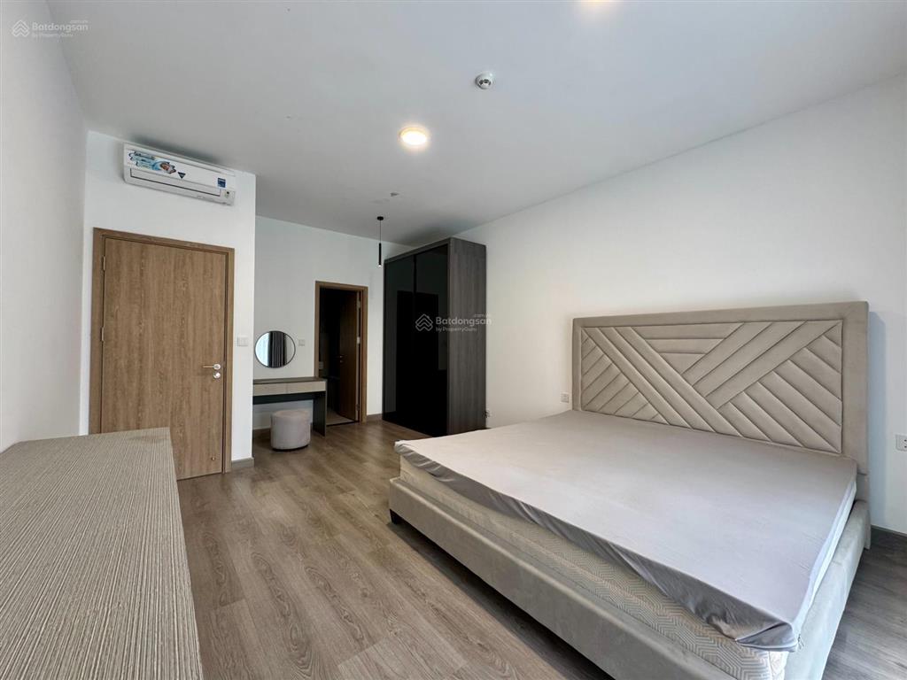 Hot! chỉ 30tr/thcho thuê căn 3pn sky villa 214m2 (có gara ôtô trong nhà) full nt đẹp celadon city