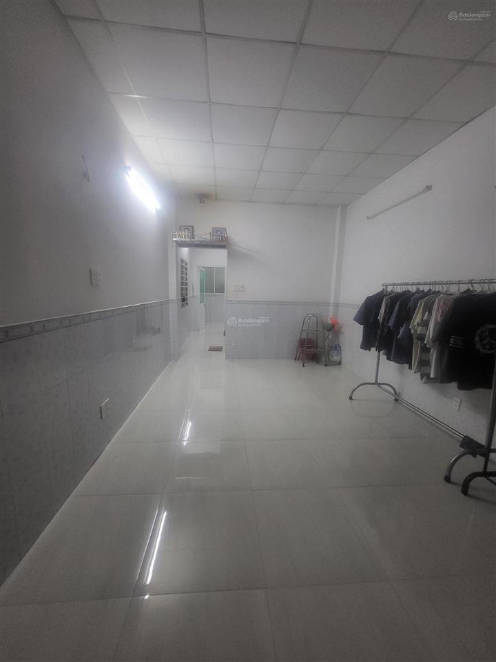 Chính chủ bán nhà lê văn quới, gần ngã tư 4 xã, hòa bình tân phú, 3 tầng, 55m2, giá 5.2 tỷ.