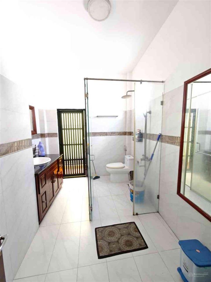 Lạc long quân, ni sư huỳnh liên, gần chợ tân bình, hẻm xe hơi, 5 tầng , 108m2, giá 10 tỷ xíu