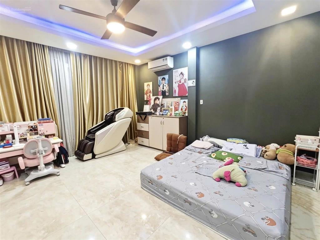 Lý thường kiệt, lạc long quân, chợ tân bình, hẻm xe hơi 4m, 4 tầng, 72m2 (4.5 x 16m), chỉ 8 tỷ xíu