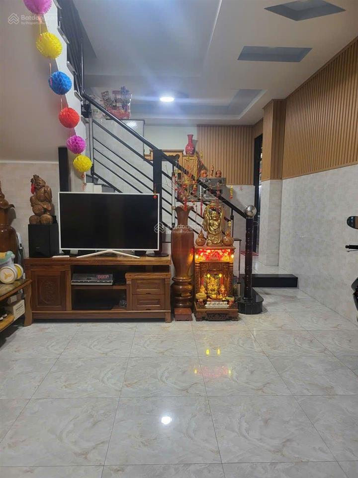 Lạc long quân, lý thường kiệt, sát chợ tân bình, nhà mới 2 tầng, 50m2 (4.2x12m), giá 5 tỷ xíu