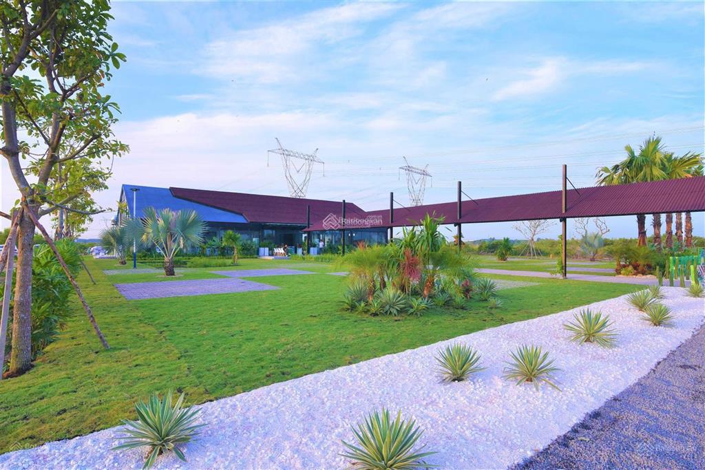 Chính chủ  90m2. nền lốc b3  36. vị trí đẹp  sổ đỏ cầm tay