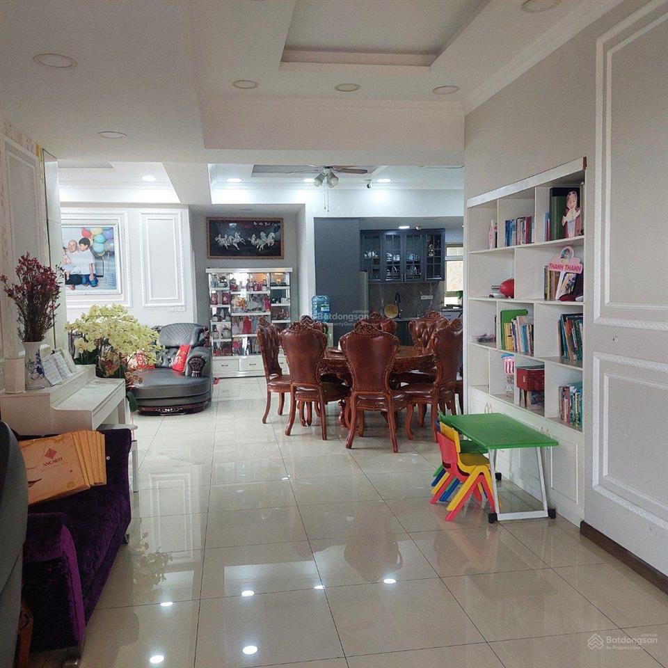Chính chủ cần bán căn hộ cc flemington, q11, dt 220m, 4pn, 4wc, full nt, giá 16,8 tỷ (giá thật)