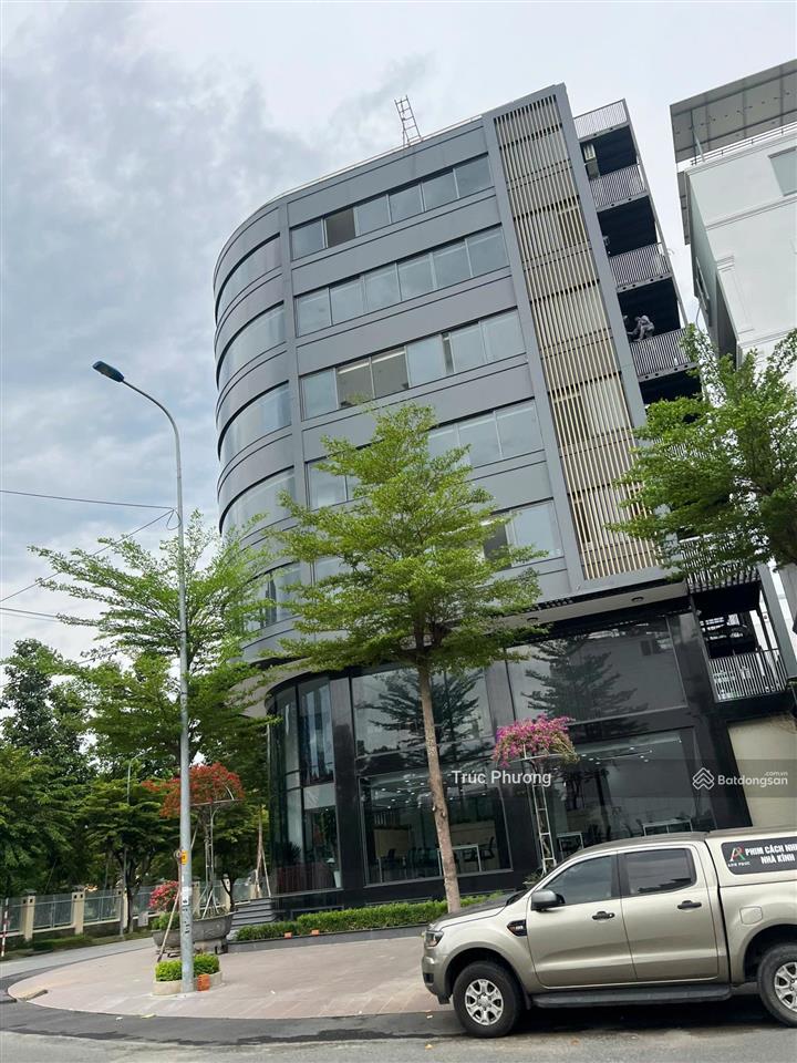 Bán tòa nhà 2mt ngay dự án the metropolis phạm văn ngôn q2, 160m2(10x16m)hầm + 5 tầng, giá 60 tỷ