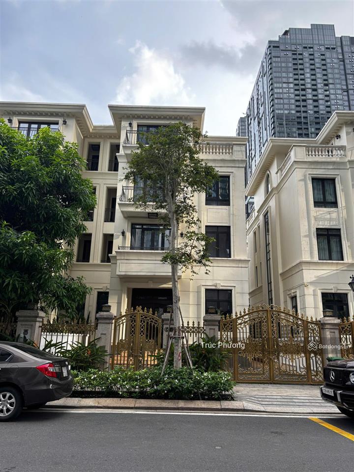 Biệt thự vinhomes ba son tôn đức thắng quận 1, 10x22.5m (cn 225m2) hầm + 4 tầng, giá 230 tỷ