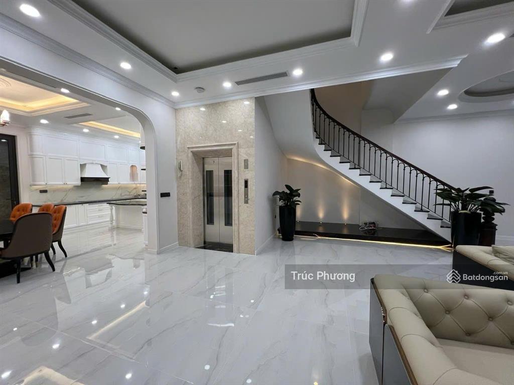 Biệt thự ở hẻm vip 193 nam kỳ khởi nghĩa quận 3, 272m2(17x16m) trệt + lầu  6pn, giá 60 tỷ
