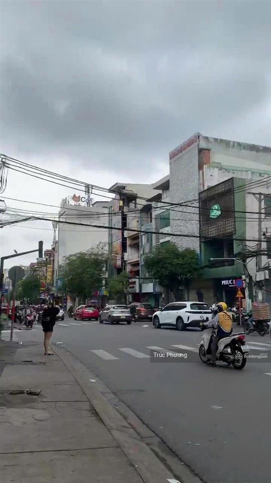 Phố thương mại! mặt tiền nguyễn gia trí (d2) 90m2 (4.5x20m) 4 tầng  hđt 80 triệu, giá 30 tỷ