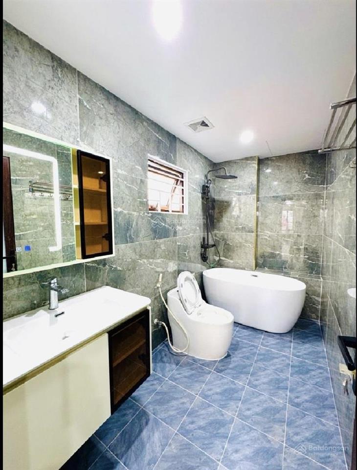 Bán nhà bát khối long biên hà nội diện tích  79m2 x 7 tầng x 5m x 22 tỷ kinh doanh ngay eon
