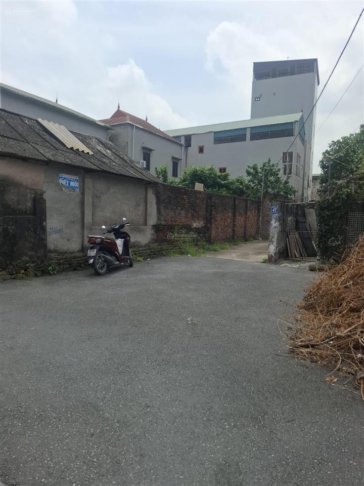 Bán đất đa tốn xã bát tràng hà nội diện tích  300m2 x 10,5m mặt tiền = hậu x 16,5 tỷ ô tô chạy