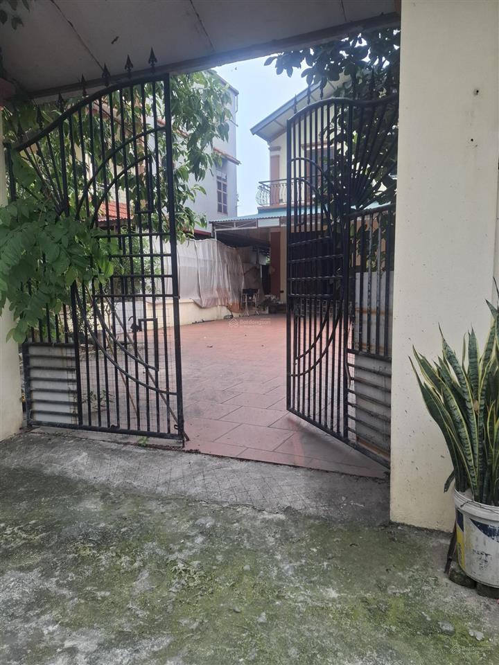 Bán đất đa tốn xã bát tràng hà nội diện tích  300m2 x 10,5m mặt tiền = hậu x 16,5 tỷ ô tô chạy