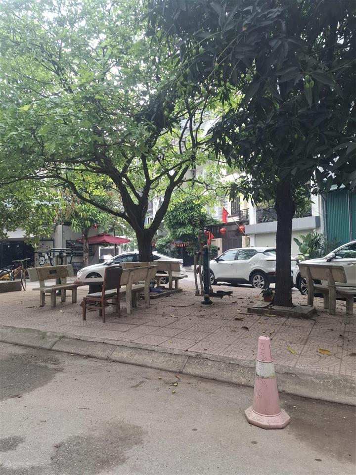 N bán đất nguyễn văn cừ phường bồ đề long biên hà nội 300m² x 15m x 54 tỷ