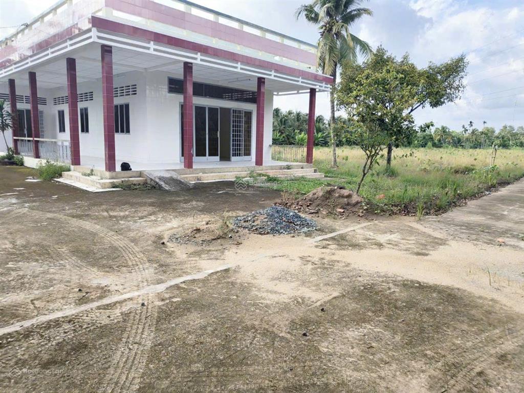 Bán đất + nhà vườn 3pn siêu đẹp  vị trí vàng sát cầu rạch miễu 2