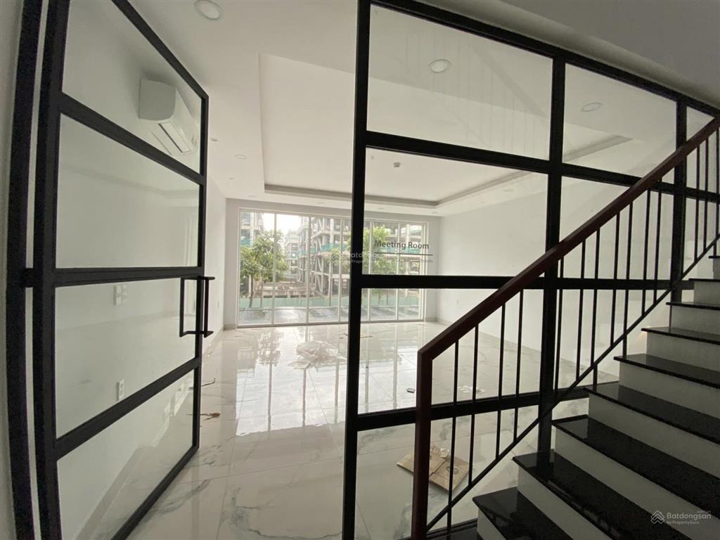 Cho thuê nhà phố saritown 1hầm 4,5 lầu giá tốt