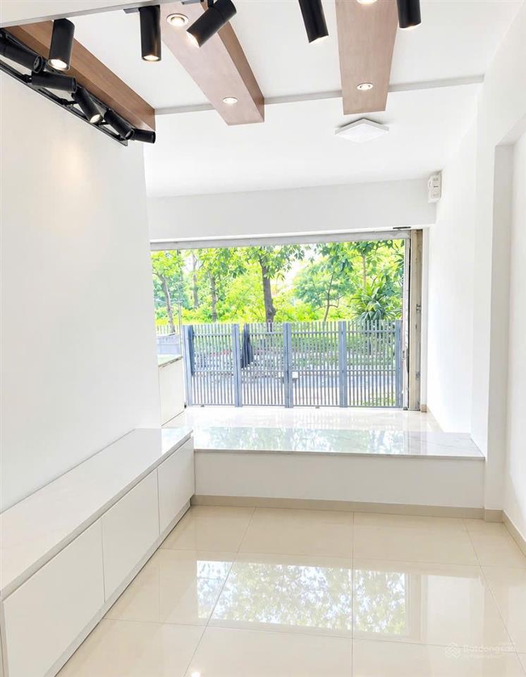 Cho thuê căn hộ dịch vụ sadeco phước kiển a | có máy giặt riêng full nội thất