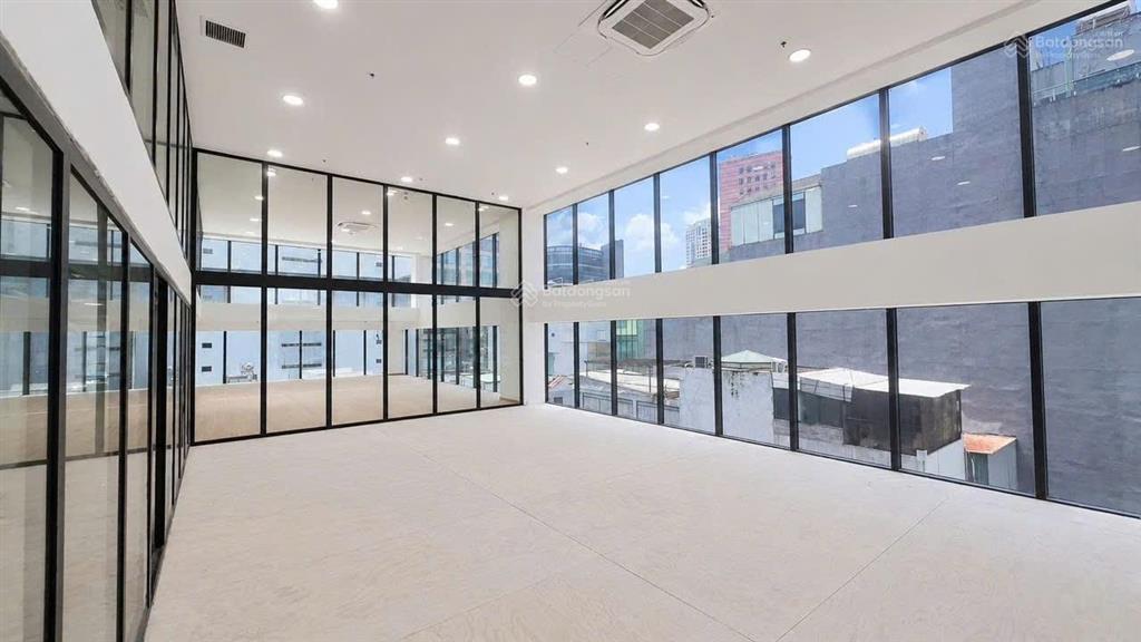 Văn phòng duplex atlas building tặng thêm tầng lửng + ban công ~57m²