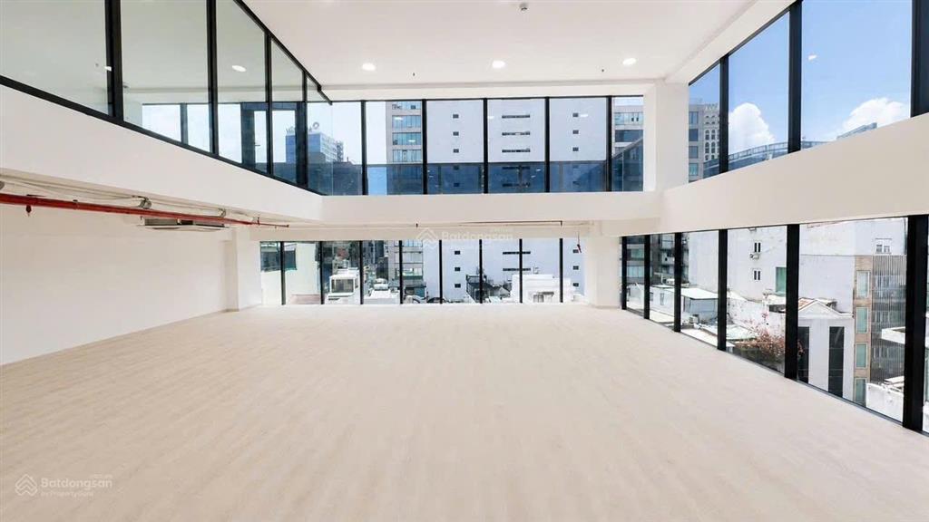Văn phòng duplex atlas building tặng thêm tầng lửng + ban công ~57m²