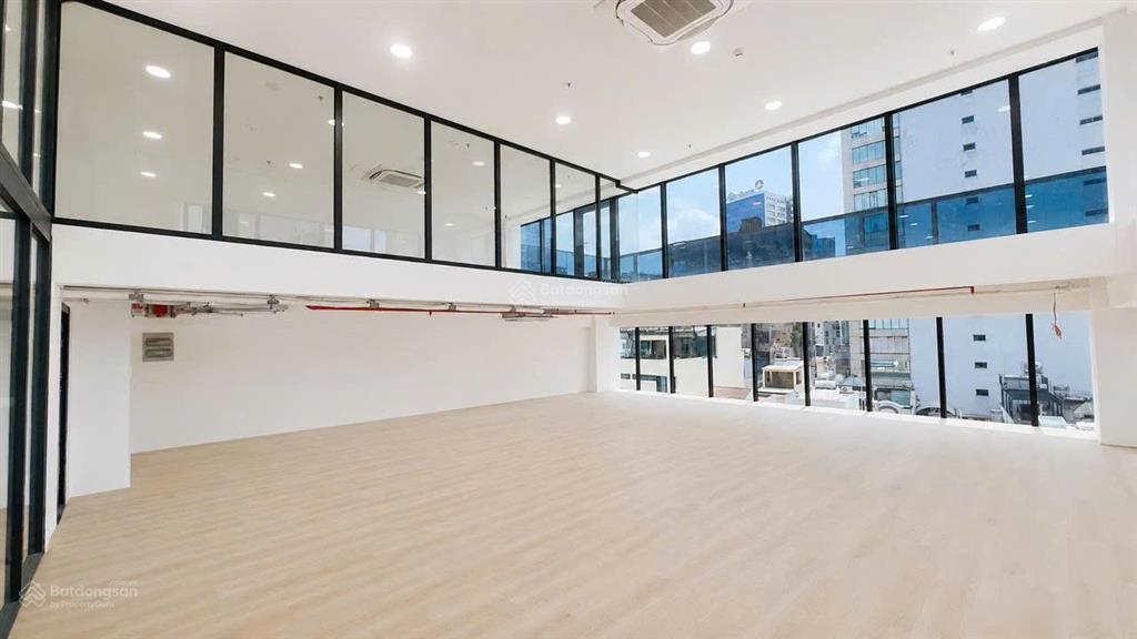 Văn phòng duplex atlas building tặng thêm tầng lửng + ban công ~57m²