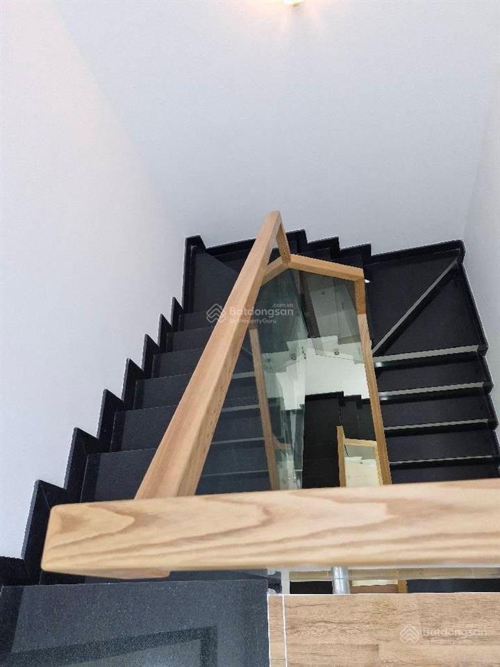 Siêu phầm 3 tầng, 64m2, gần mặt tiền, gần chợ long phước, quận 9 chỉ 4,x tỷ.