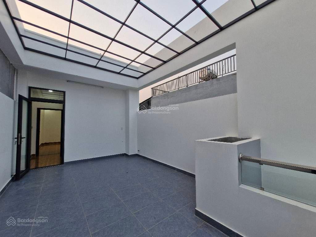 Siêu phầm 3 tầng, 64m2, gần mặt tiền, gần chợ long phước, quận 9 chỉ 4,x tỷ.