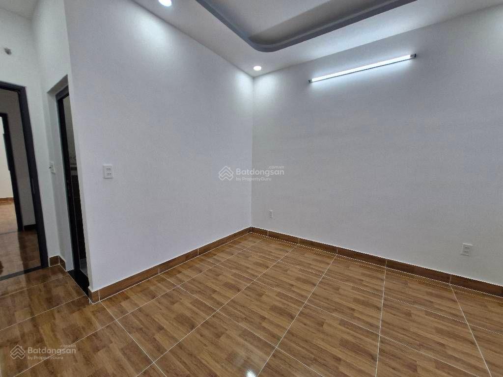 Siêu phầm 3 tầng, 64m2, gần mặt tiền, gần chợ long phước, quận 9 chỉ 4,x tỷ.