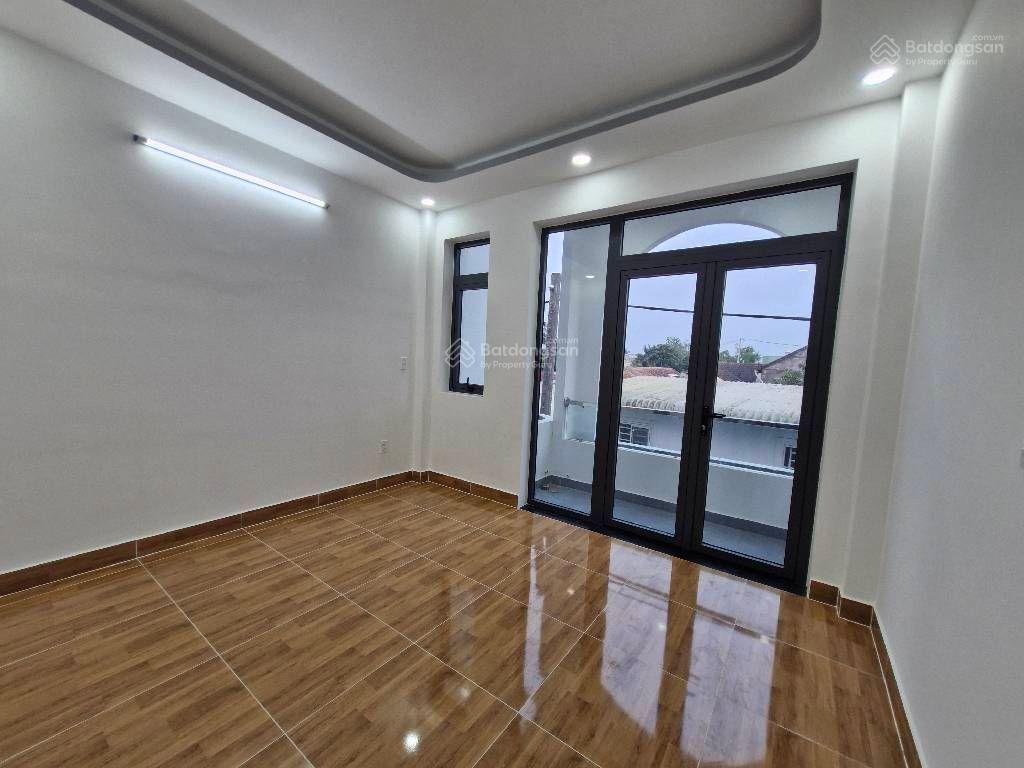 Siêu phầm 3 tầng, 64m2, gần mặt tiền, gần chợ long phước, quận 9 chỉ 4,x tỷ.