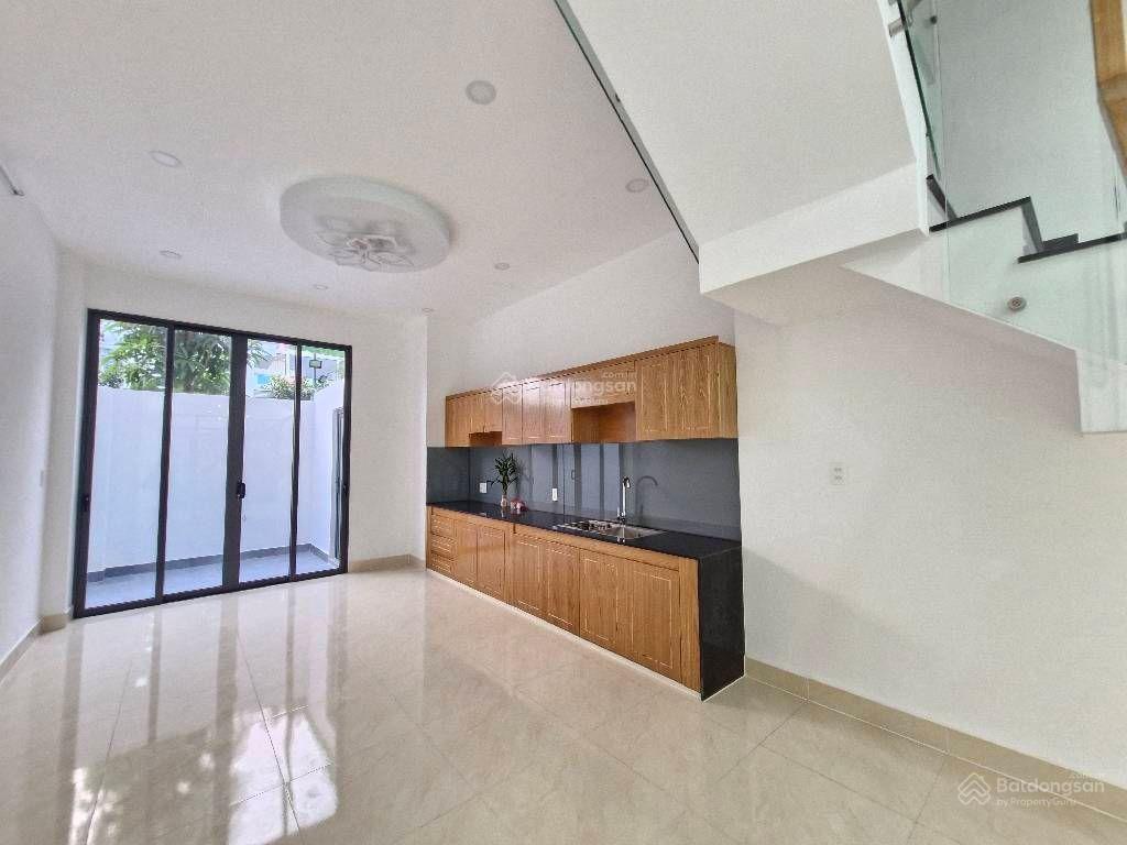 Siêu phầm 3 tầng, 64m2, gần mặt tiền, gần chợ long phước, quận 9 chỉ 4,x tỷ.