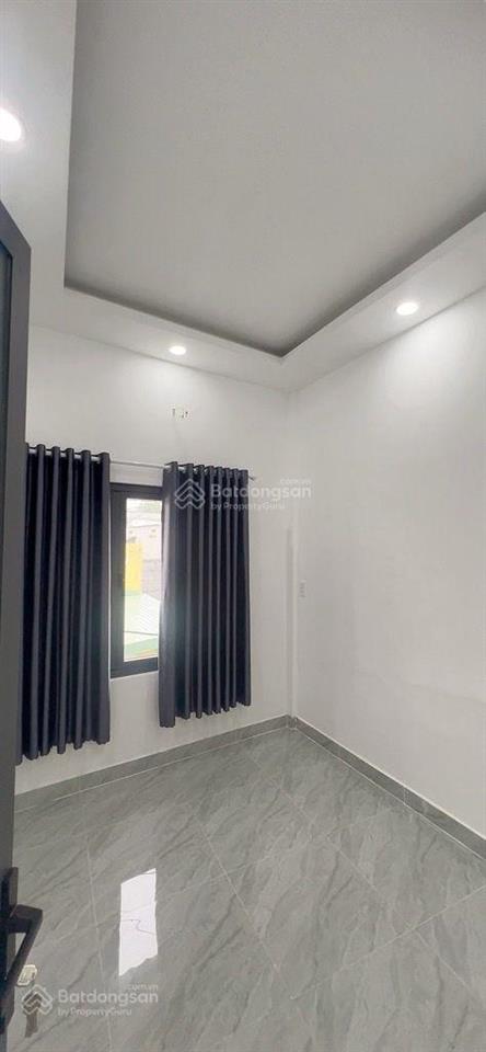 Nhà mới ở ngay, 2 tầng, sử dụng 50m2 kha vạn cân,thủ đức chỉ 2,x tỷ.