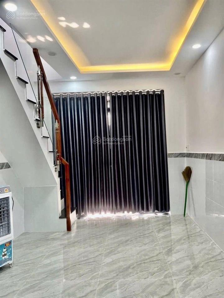 Nhà mới ở ngay, 2 tầng, sử dụng 50m2 kha vạn cân,thủ đức chỉ 2,x tỷ.