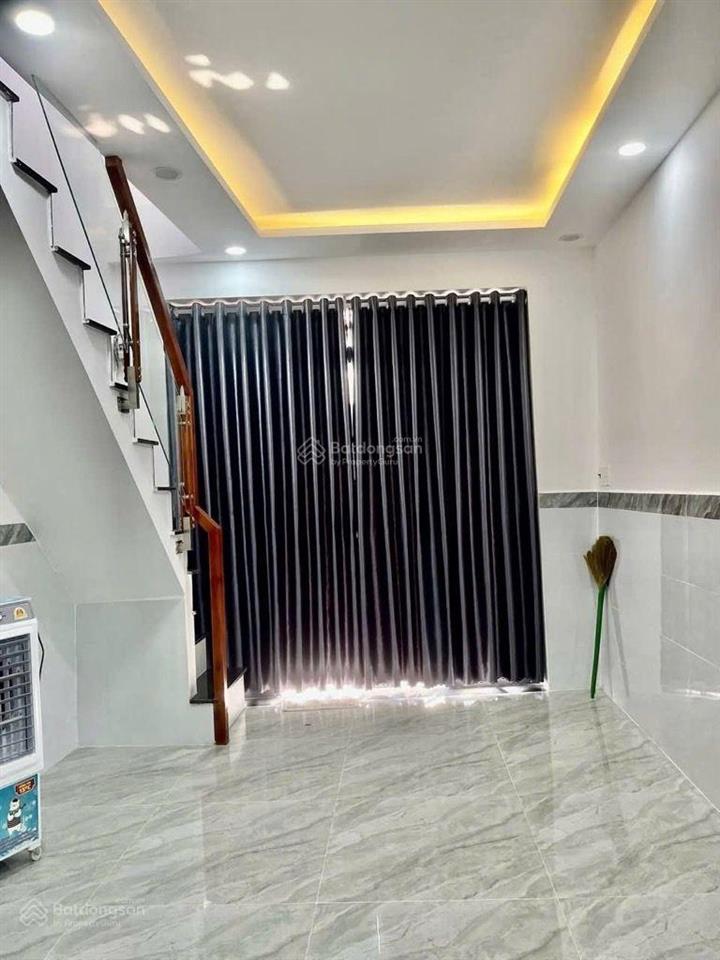 Nhà mới ở ngay, 2 tầng, sử dụng 50m2 kha vạn cân,thủ đức chỉ 2,x tỷ.