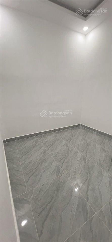 Nhà mới ở ngay, 2 tầng, sử dụng 50m2 kha vạn cân,thủ đức chỉ 2,x tỷ.