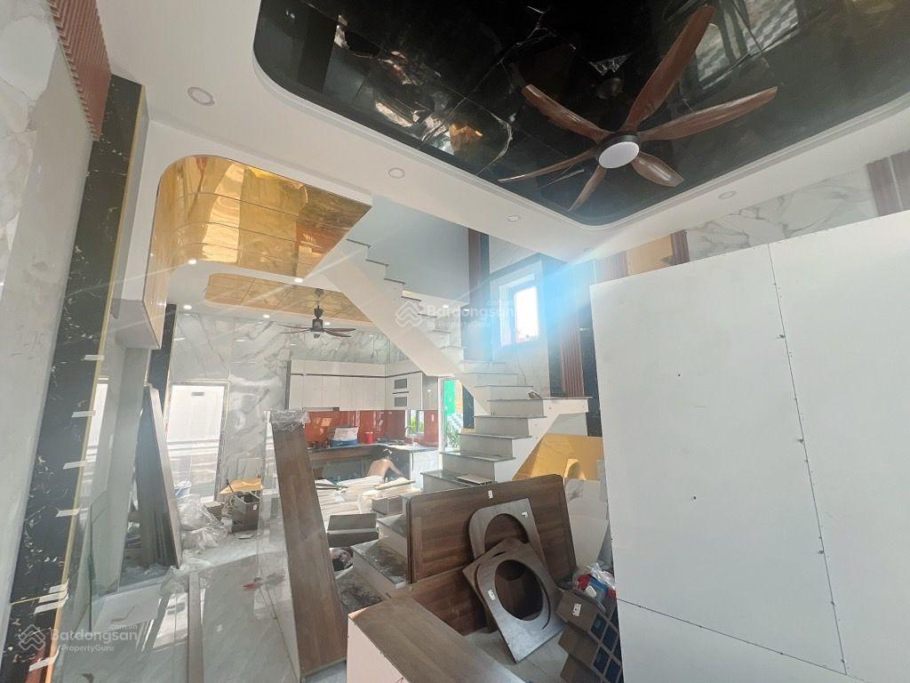 Nhà đẹp mới hoàn thiện, 3 tầng, 74m2, ngang 6,7m, tỉnh lộ 43, tam bình, thủ đức chỉ 5, x tỷ