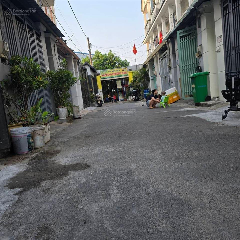 Nhà đẹp 3 tầng 52m2, đường tân hoà 2, gần lê văn việt, tnp, quận 9 chỉ 5,x tỷ.