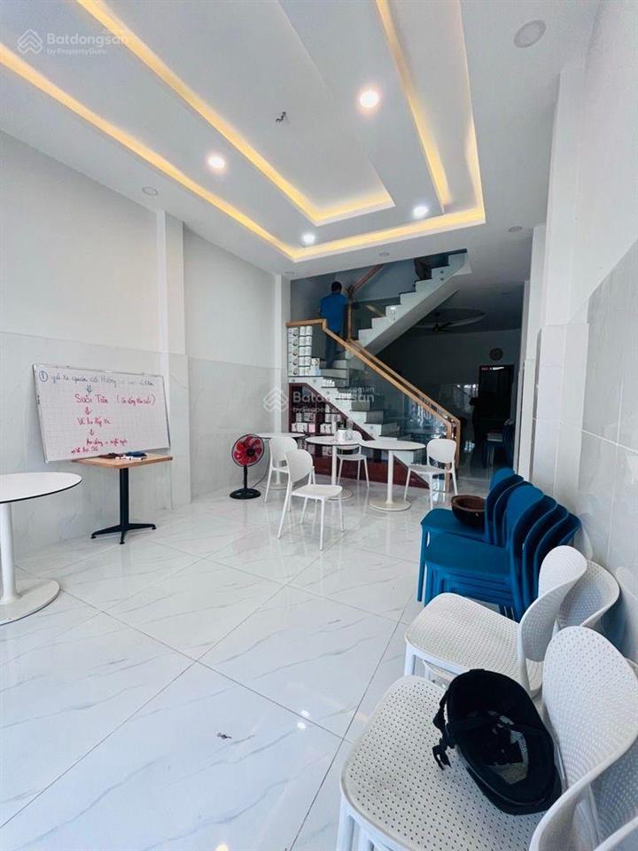 Nhà đẹp 3 tầng 69m2, gần lê văn việt, ngã 3 mỹ thành, long bình, quận 9 chỉ 6 tỷ nhỉnh.