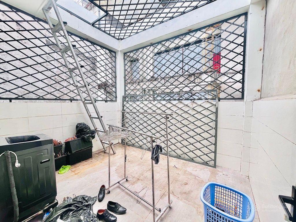 Nhà đẹp 3 tầng 69m2, gần lê văn việt, ngã 3 mỹ thành, long bình, quận 9 chỉ 6 tỷ nhỉnh.