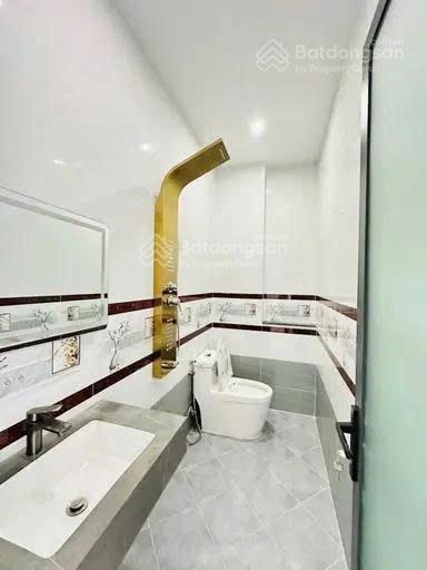 Siêu phẩm mới 4 tầng, cạnh lã xuân oai, gần cầu tăng long, long trường, quận 9 chỉ 6.28tỷ