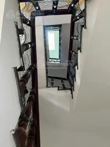 Nhà đẹp 4 tầng, trung tâm linh chiểu, gần đại học ngân hàng, hoàng diệu 2, thủ đức chỉ 9,** tỷ