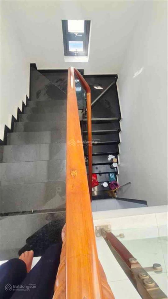 Bán nhà 3 tầng, 105m2, đường ô tô, gần ttyt bình chiểu, tam bình, thủ đức chỉ 5,x tỷ.