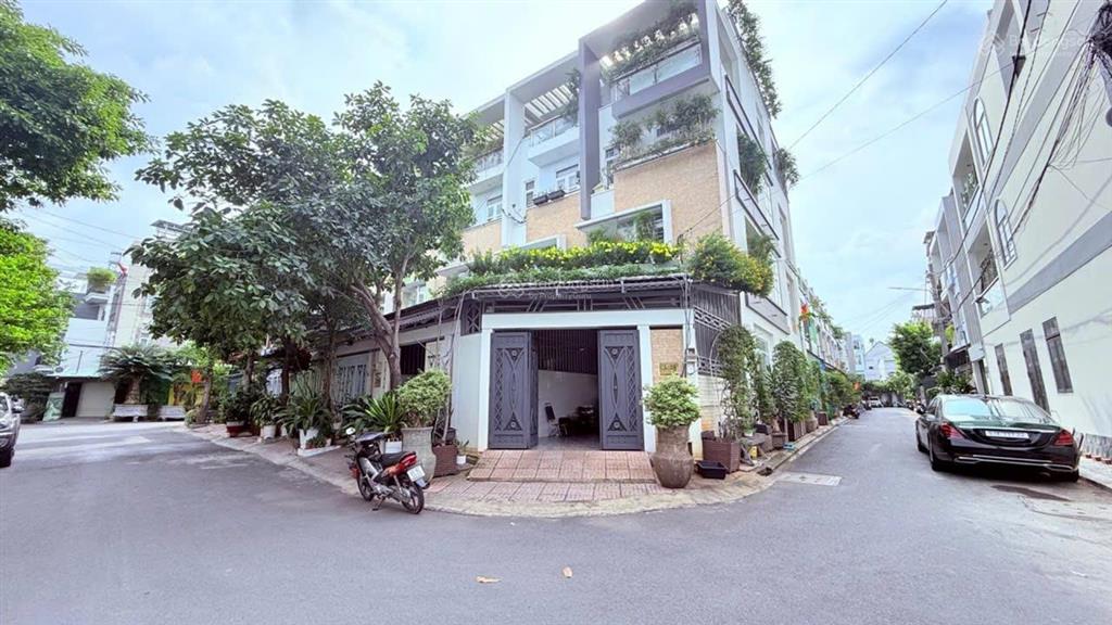 Nhà đẹp 3 tầng, trung tâm tam bình, gần bv thủ đức, gần phạm văn đồng, kdc bảo vệ 24/7