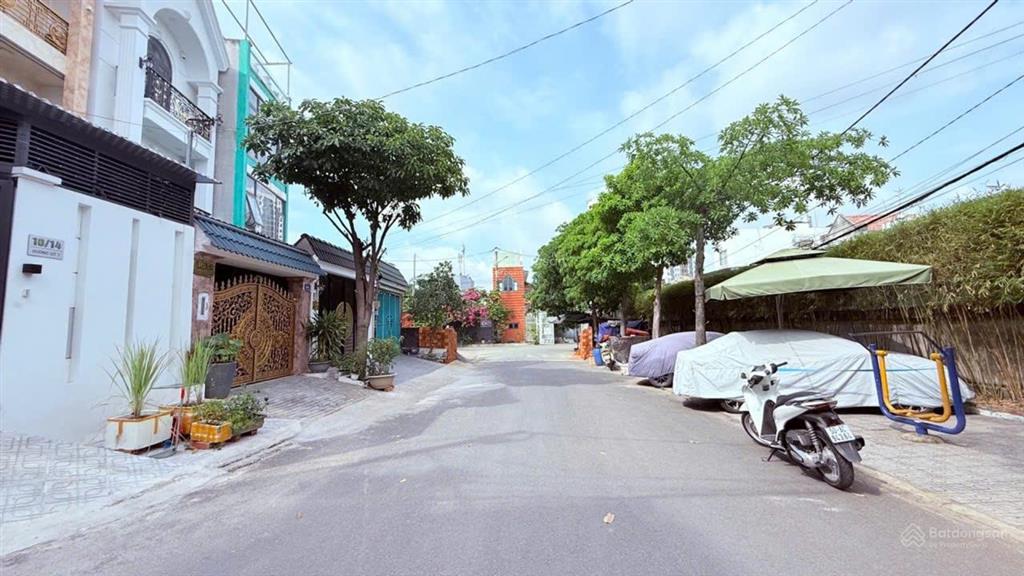 Nhà đẹp 3 tầng, trung tâm tam bình, gần bv thủ đức, gần phạm văn đồng, kdc bảo vệ 24/7