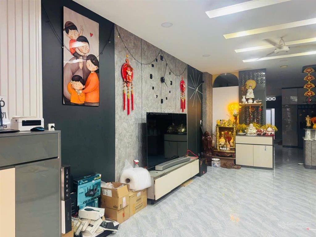 Nhà đẹp 2 tầng, trung tâm tam bình, đường ô tô, gần bv thủ đức, gần phạm văn đồng.