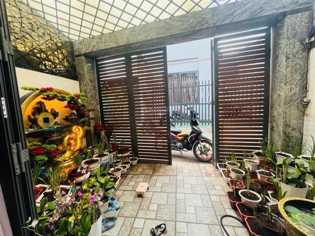 Nhà đẹp 2 tầng, trung tâm tam bình, đường ô tô, gần bv thủ đức, gần phạm văn đồng.