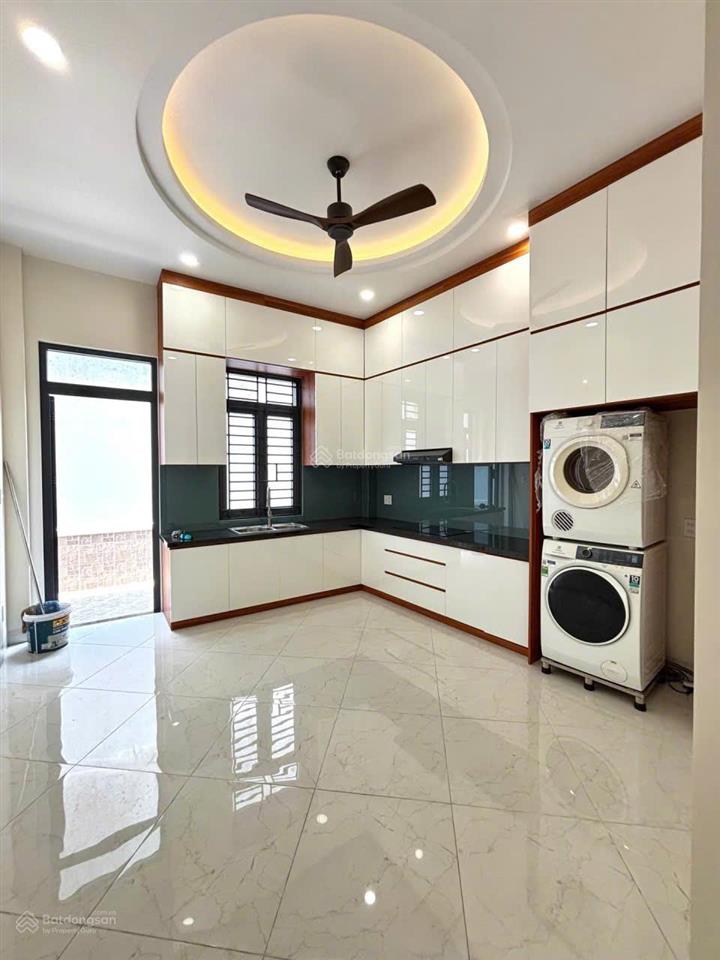 Nhà đẹp 3 tầng, 63m2, đường ô tô, gần làng đại học quốc gia, linh xuân, thủ đức.