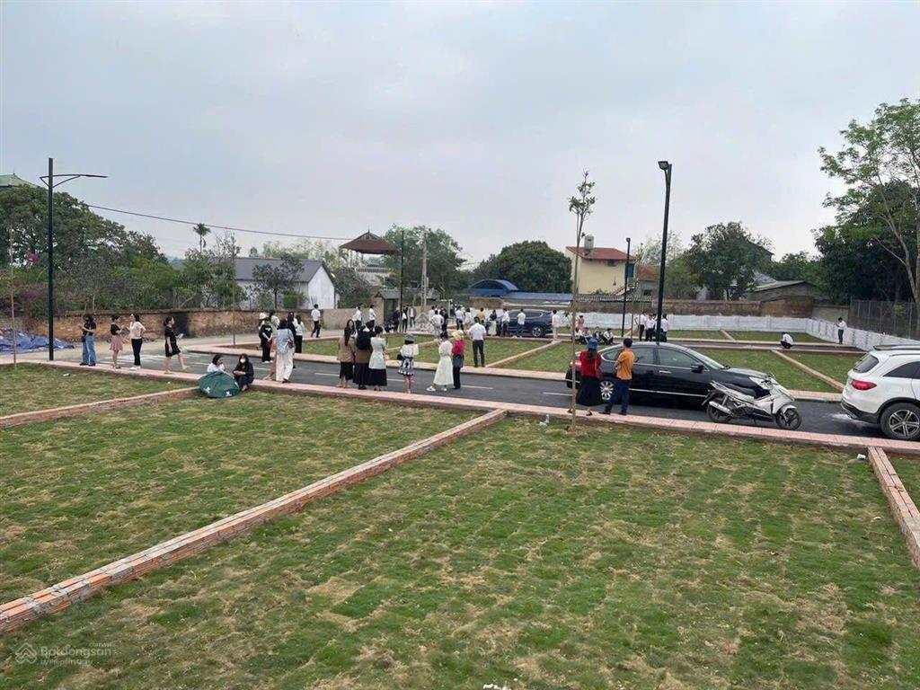 Đất nền sóc sơn 100m2, sổ đỏ cất, cơ hội đầu tư hấp dẫn. giá hơn 2 tỷ/lô.