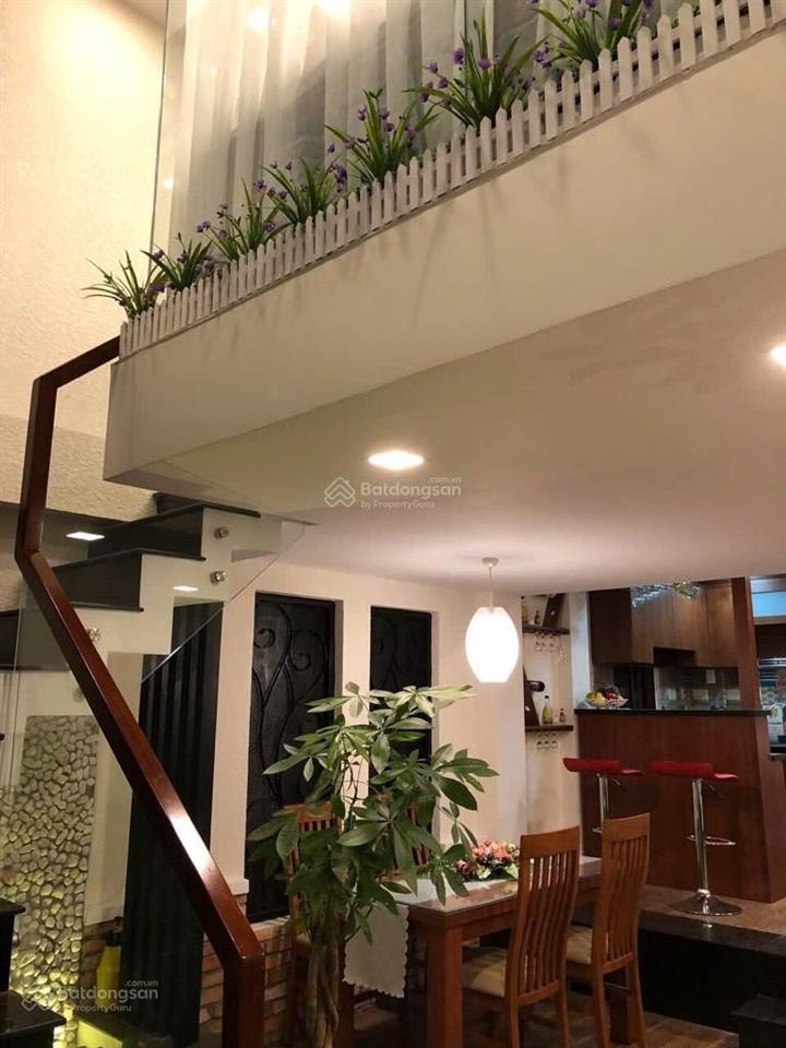 Chỉ 6 tỷ nhỉnh xíu  3 tầng ở ngay  3pn ở liền  gần mặt tiền huỳnh văn bánh, đặng văn ngữ