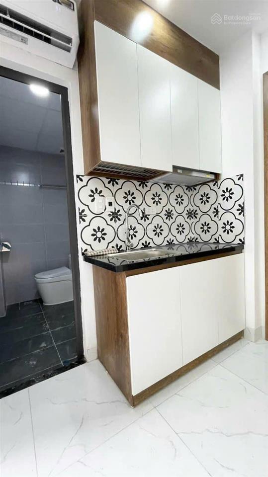 Phòng cửa sổ 30m2 full nội thất cách mạng tháng 8, quận 10