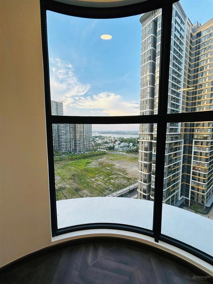 Cắt lỗ 1 tỷ  bán gấp 2pn căn góc 80m2 view nội khu, sông | sẵn hđ thuê 2 năm  giá 5,8 tỷ bao hết