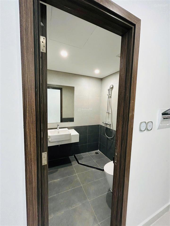 Cắt lỗ 1 tỷ  bán gấp 2pn căn góc 80m2 view nội khu, sông | sẵn hđ thuê 2 năm  giá 5,8 tỷ bao hết